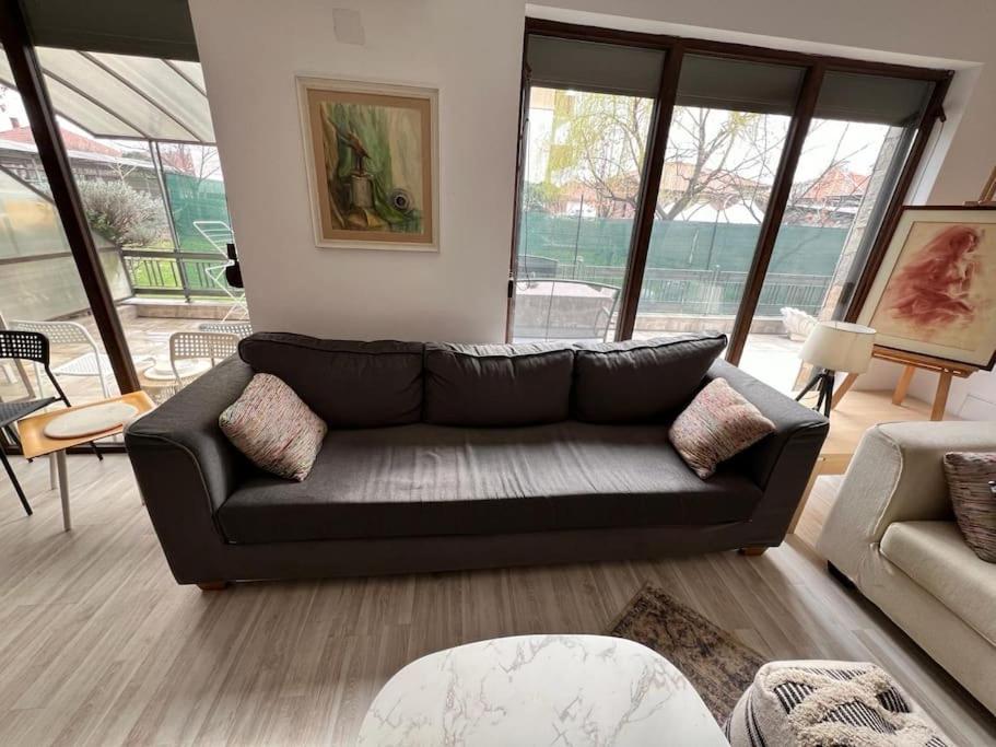 Kazanlak Large Guest House Apartment Near The Center With Full Kitchen & Dining Room, King Beds, Garden Patio, Free Parking & Self Check-In 외부 사진