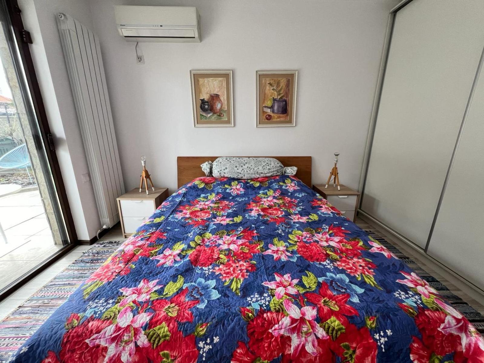 Kazanlak Large Guest House Apartment Near The Center With Full Kitchen & Dining Room, King Beds, Garden Patio, Free Parking & Self Check-In 외부 사진